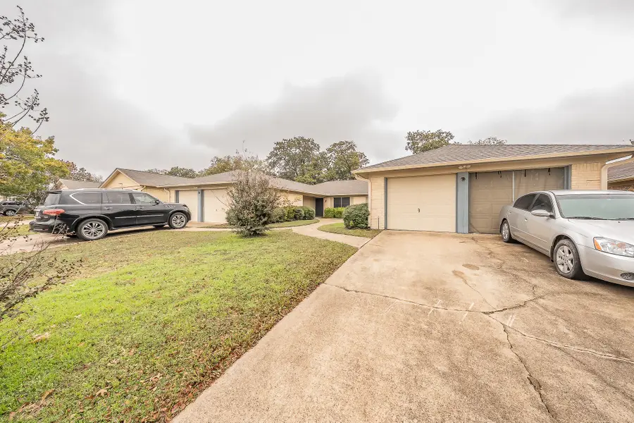 512 Billie Ruth Lane, Hurst, TX 76053 - Image #2