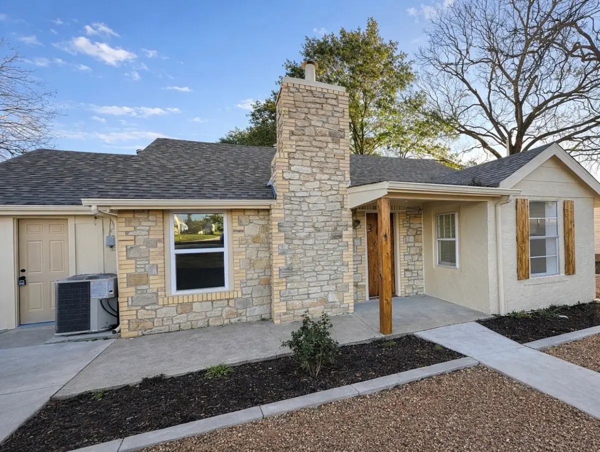 900 W Wrights Avenue, Comanche, TX 76442 - Image #1