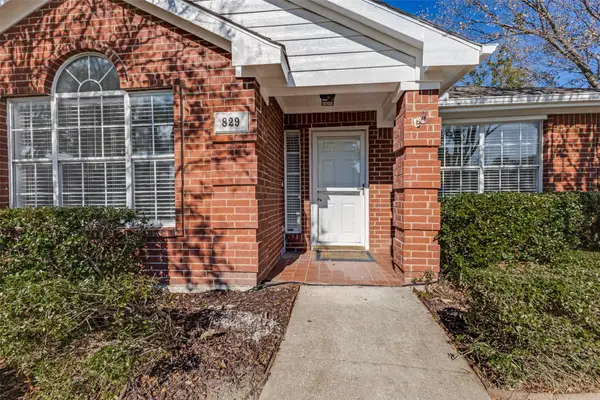 829 Foxwood Lane, Wylie, TX 75098