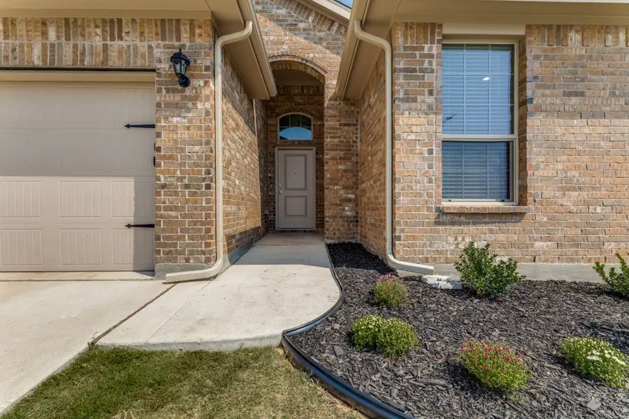 9720 Calhoun Falls Drive, Fort Worth, TX 76108 - Image #2