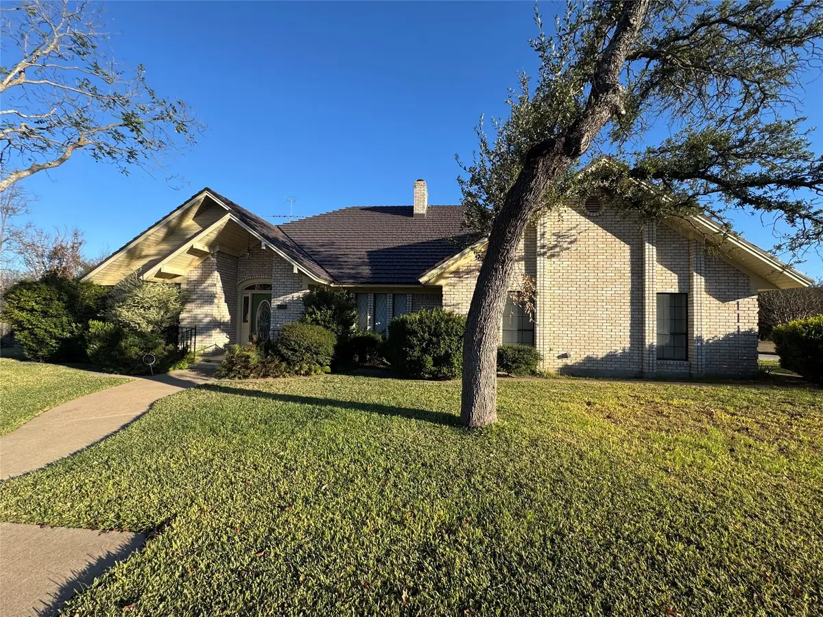 2510 Oak Ridge, Clifton, TX 76634 - Image #1