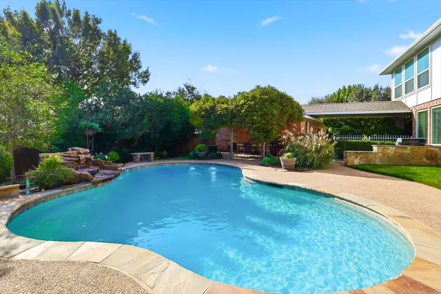 2209 Sagebrush Drive, Flower Mound, TX 75028 - Image #2