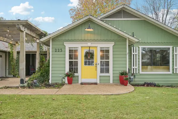 225 N Lucas Drive, Grapevine, TX 76051