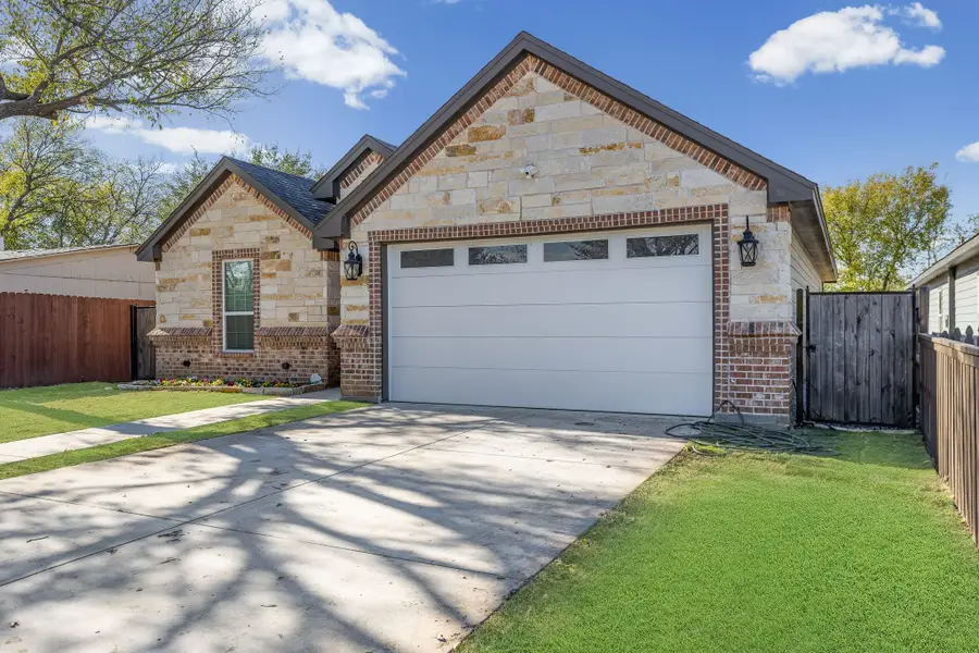 1004 S Sargent Street, Fort Worth, TX 76105 - Image #3