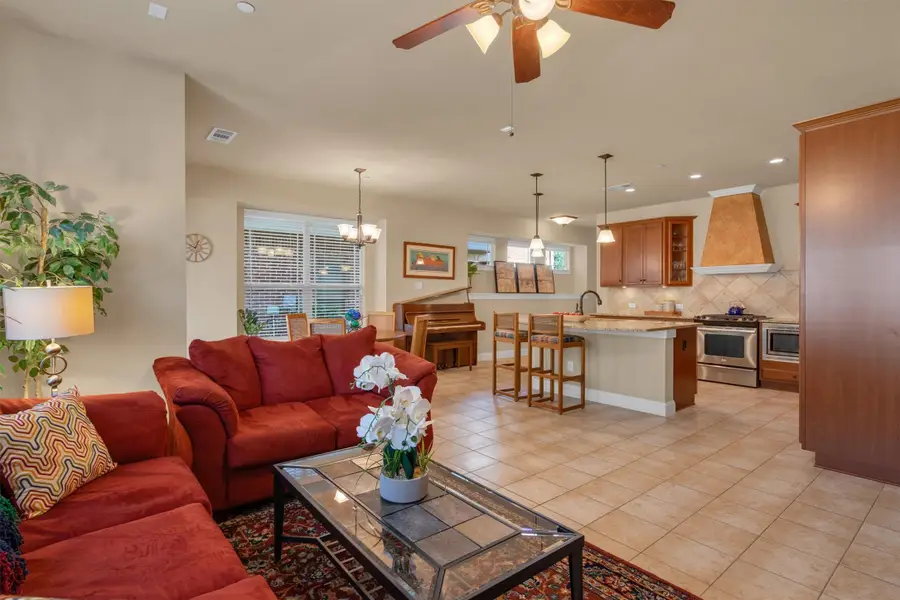 920 Brook Forest Lane, Euless, TX 76039 - Image #3