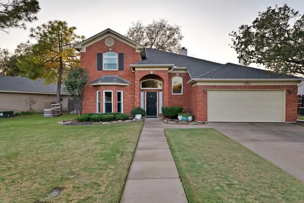 509 Coker Valley Drive, Kennedale, TX 76060