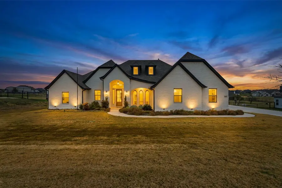 120 Southern Court, Springtown, TX 76082 - Image #2