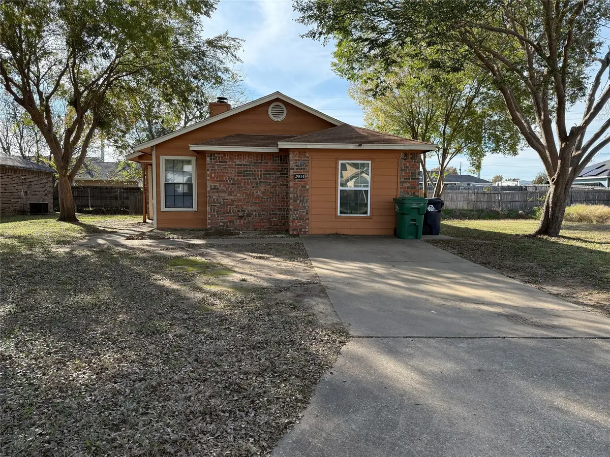 2904 Barnes Drive, Denton, TX 76209 - Image #1