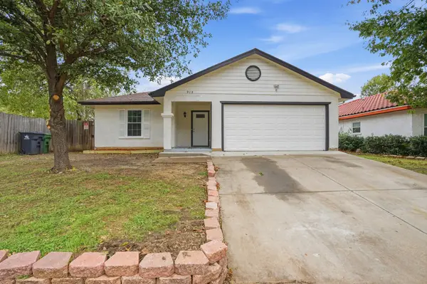 915 High Point Road, Arlington, TX 76015