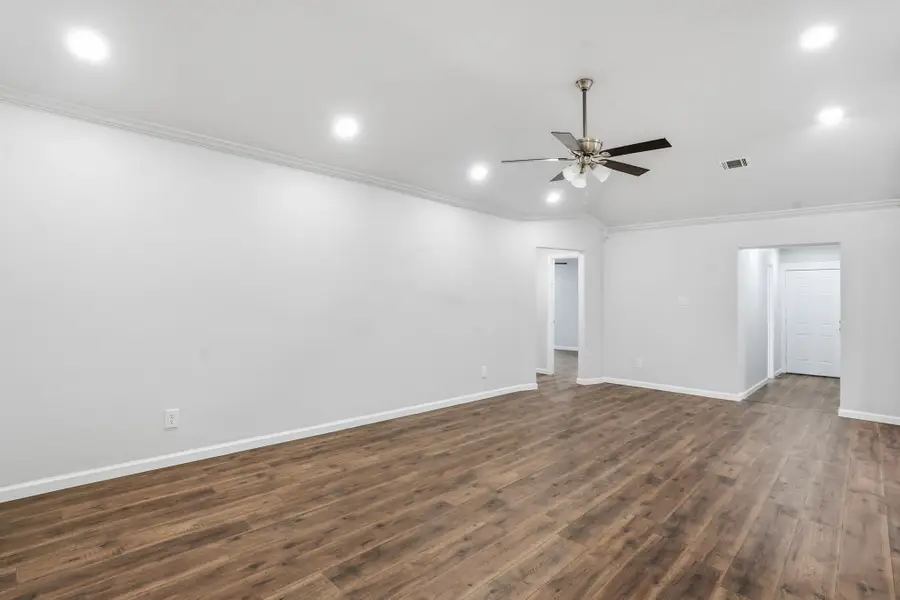 915 High Point Road, Arlington, TX 76015 - Image #3