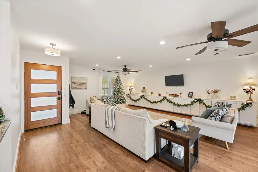 3454 Cloverdale Lane, Farmers Branch, TX 75234 - Image #3