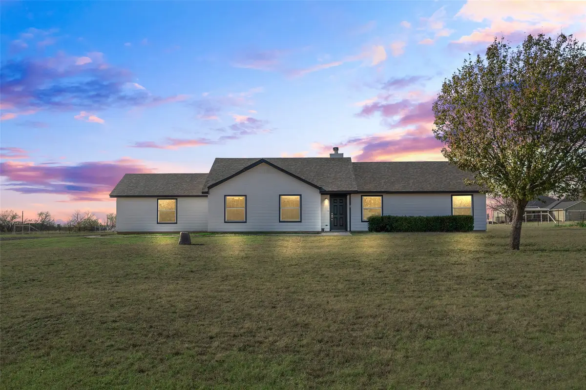 396 Bobcat Road, Sanger, TX 76266 - Image #1