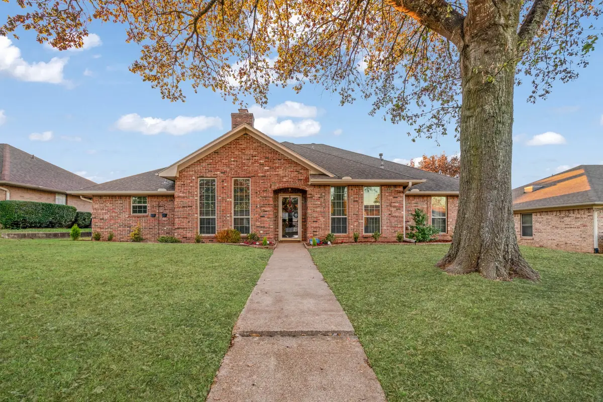 925 Medalist Street, Paris, TX 75460 - Image #1