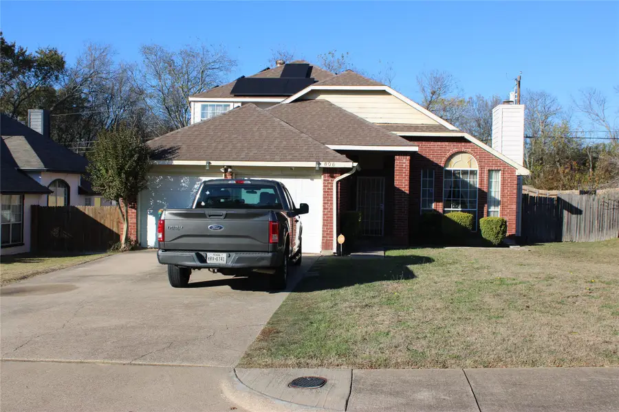 806 Clover Hill Lane, Cedar Hill, TX 75104 - Image #3
