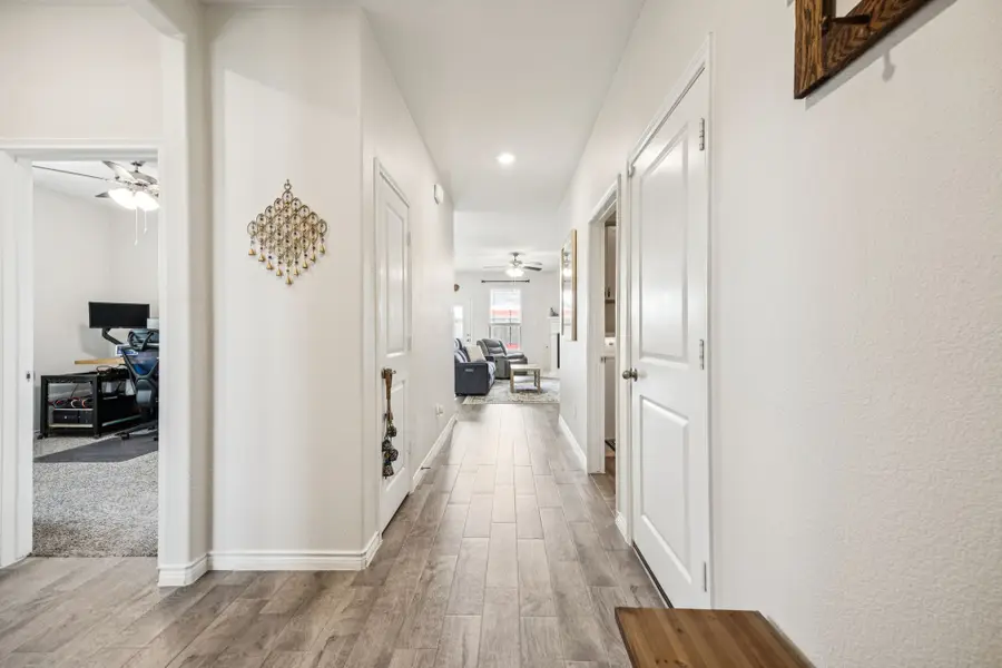 11324 Summer Rain Boulevard, Aubrey, TX 76227 - Image #3