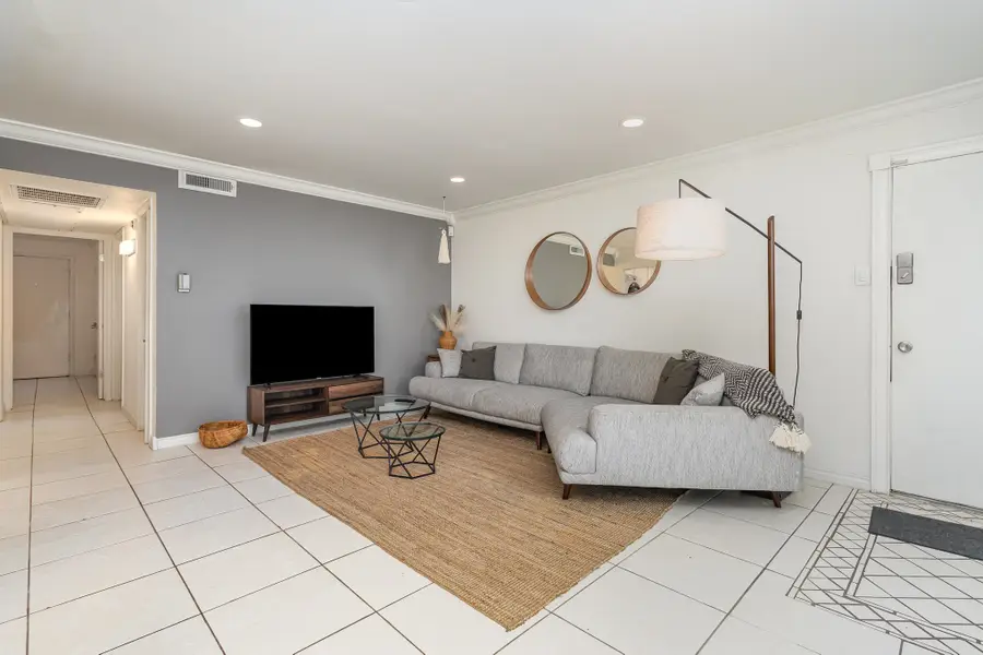 5051 Les Chateaux Drive #138, Dallas, TX 75235 - Image #3