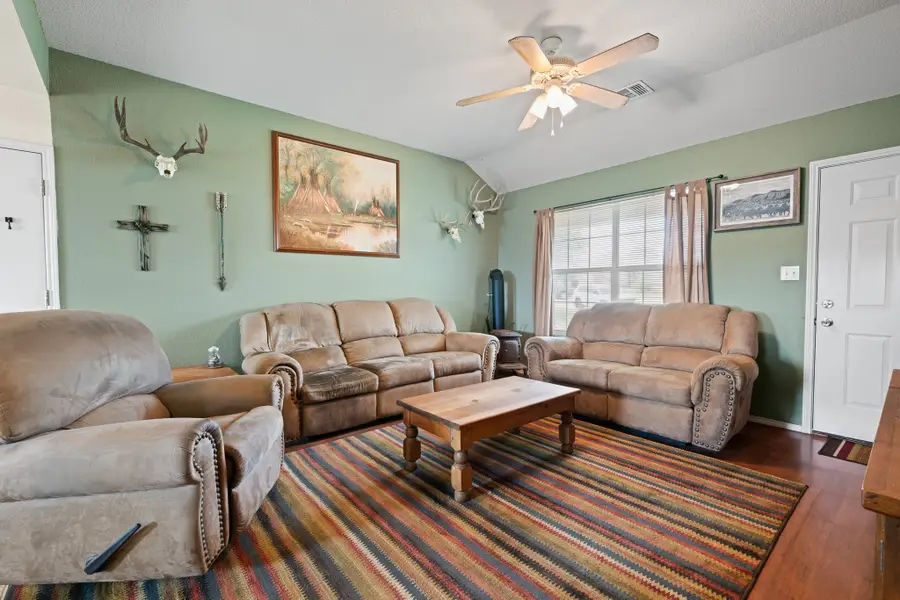 1105 Ashwood Court, Cleburne, TX 76033 - Image #2