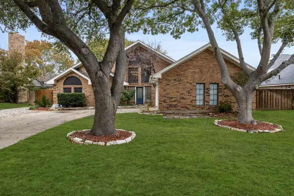 3318 Sprindeltree Drive, Grapevine, TX 76051