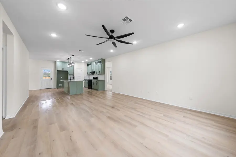 207 N Harrison Street, McGregor, TX 76657 - Image #3