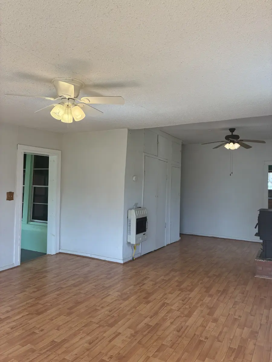 111 Lamar Street, Graham, TX 76450 - #2