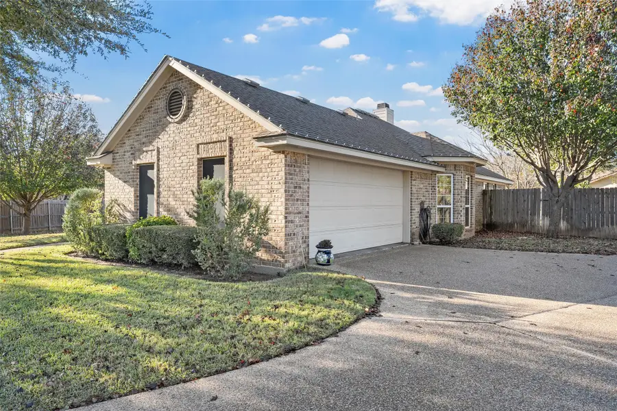 142 Phillip Circle, Hewitt, TX 76643 - Image #2