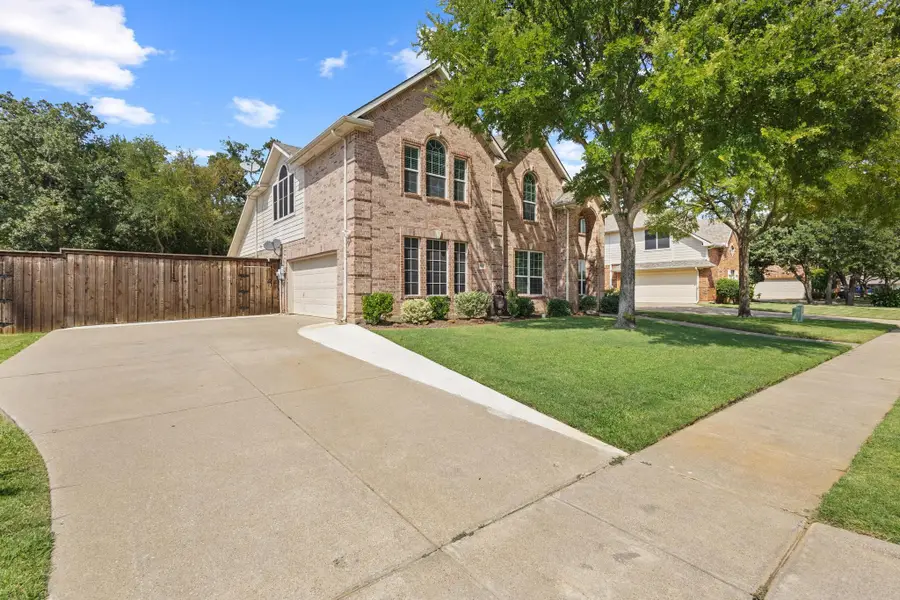 3905 Park Wood Drive, Corinth, TX 76208 - Image #2