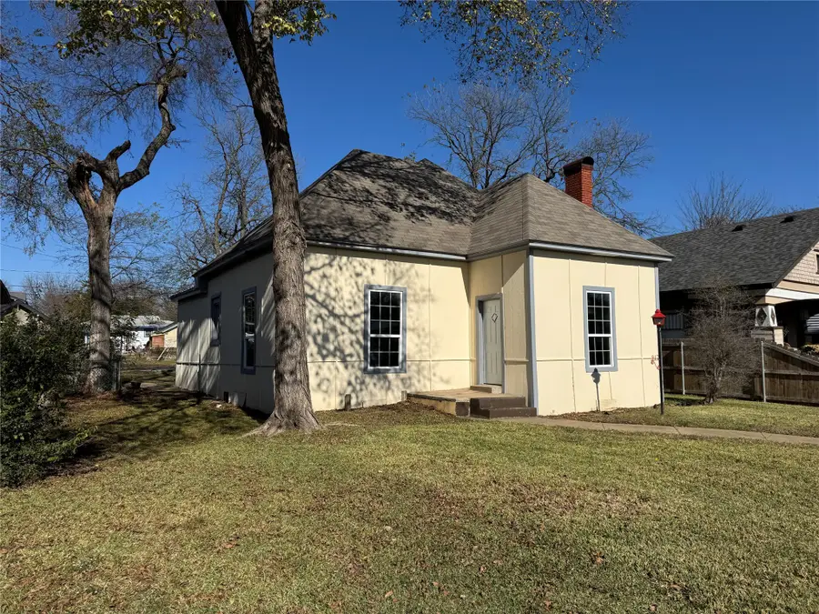 917 W Sears Street, Denison, TX 75020 - Image #2