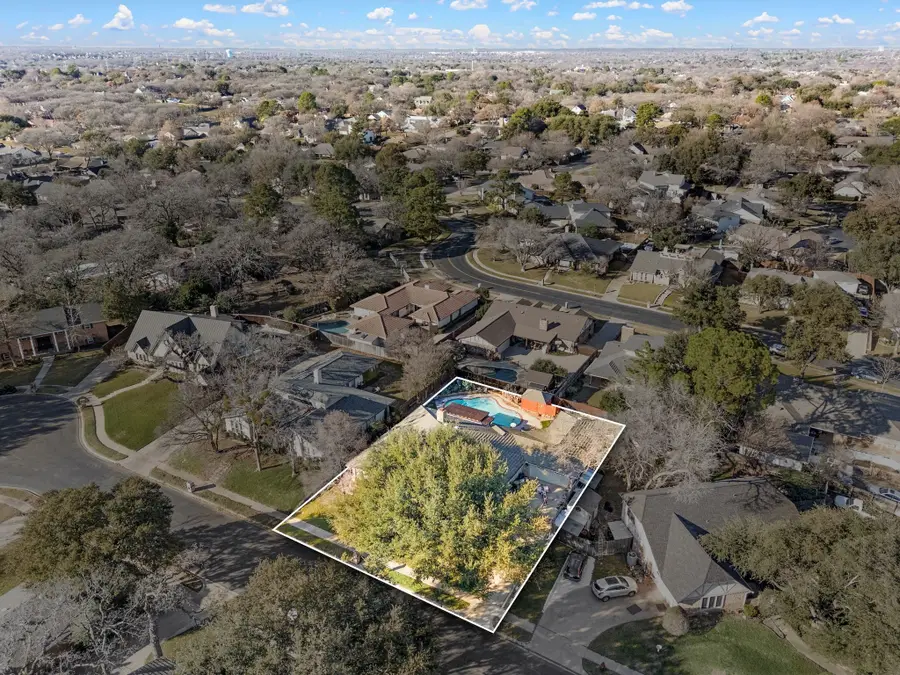 413 Blue Jay Court, Bedford, TX 76021 - Image #3