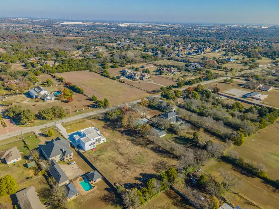 1124 W Pleasant Run Road, Desoto, TX 75115 - Image #3
