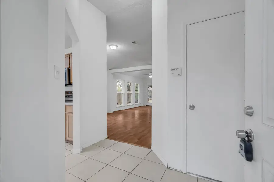 1725 Gainsborough Way, Fort Worth, TX 76134 - Image #3