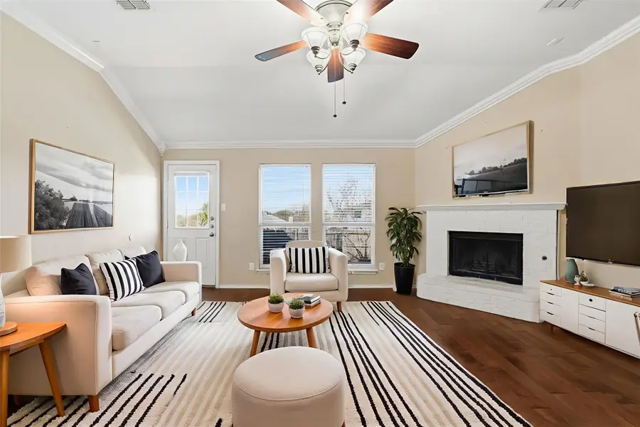 915 Hidden Oaks Drive, Burleson, TX 76028 - Image #2