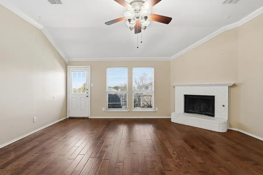 915 Hidden Oaks Drive, Burleson, TX 76028 - Image #3