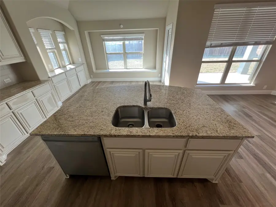 1965 Silverleaf Drive, Glenn Heights, TX 75154 - Image #2