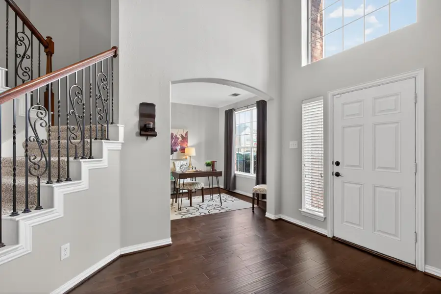 8615 Oak Valley Court, Irving, TX 75063 - Image #2