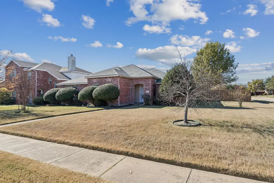 1421 Heather Ridge Drive, Lancaster, TX 75146 - Image #2