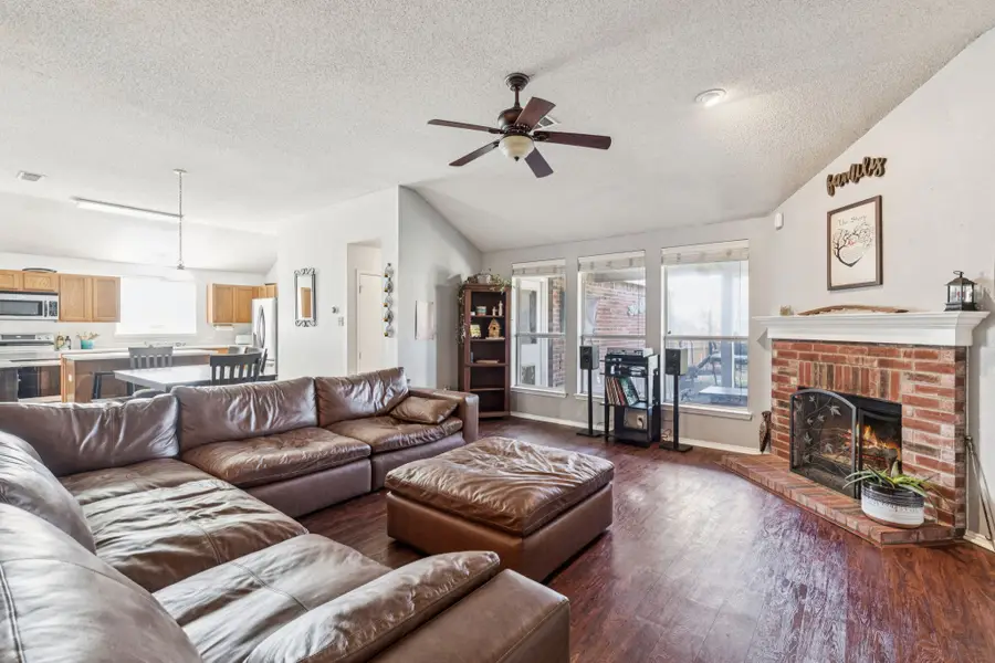 1421 Heather Ridge Drive, Lancaster, TX 75146 - Image #3