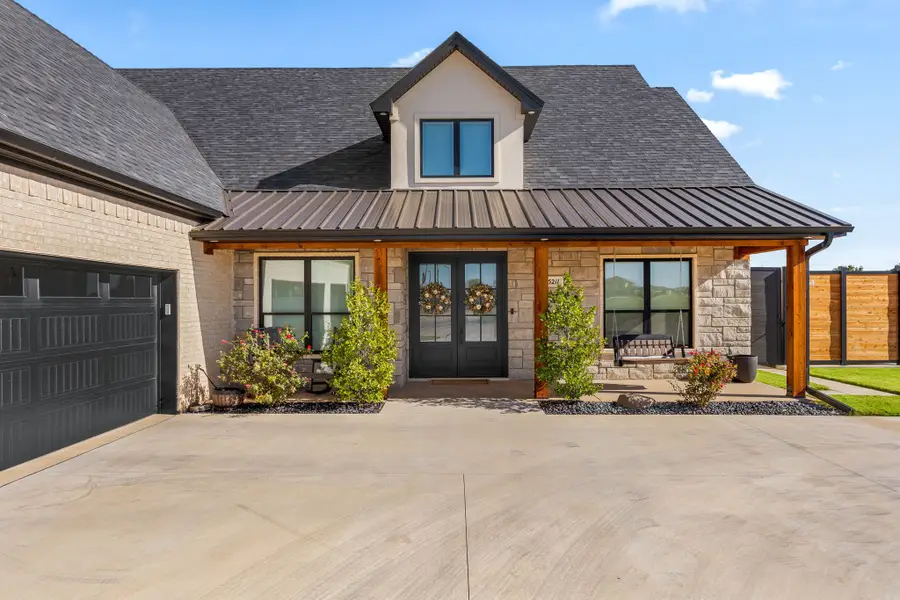 5211 Stone Lake Drive, Wichita Falls, TX 76310 - Image #2