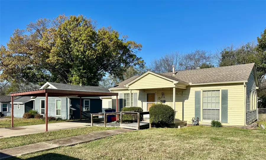 606 Travis Street, Ennis, TX 75119 - Image #2
