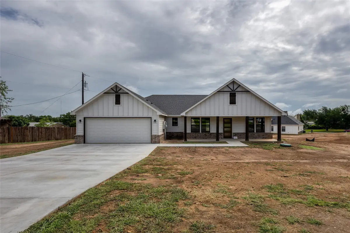 232 Prairie Street, Jacksboro, TX 76458 - Image #1