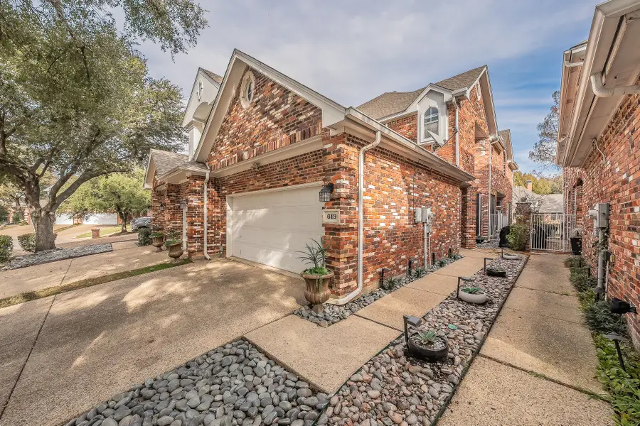 619 Lochngreen Trail, Arlington, TX 76012 - Image #2
