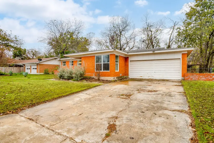 2020 Crestridge Street, Stephenville, TX 76401 - Image #2