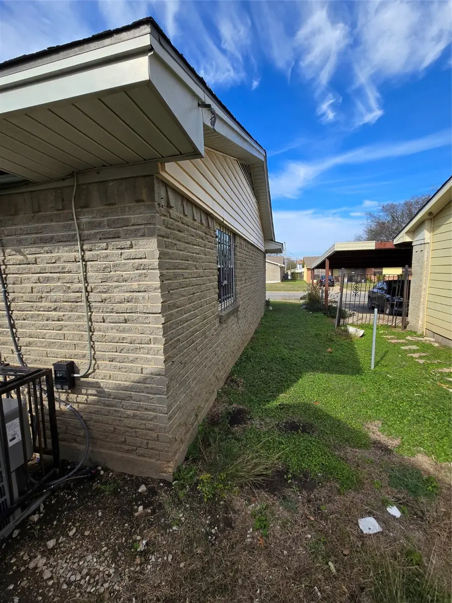 3620 Pacesetter Drive, Dallas, TX 75241 - Image #2