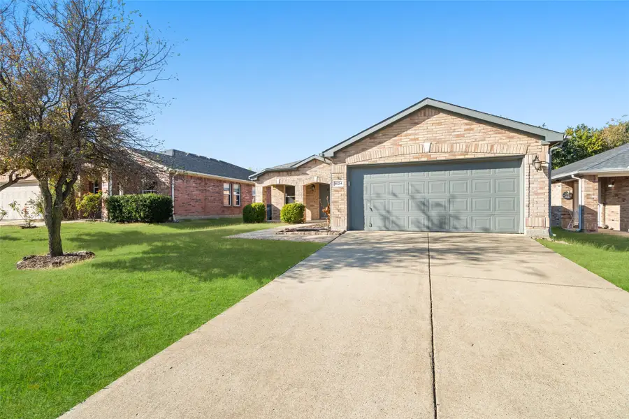 1624 Lionheart Drive, Little Elm, TX 75036 - Image #2