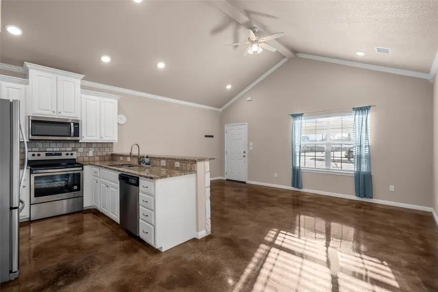 402 Spring Street, McGregor, TX 76657 - Image #3