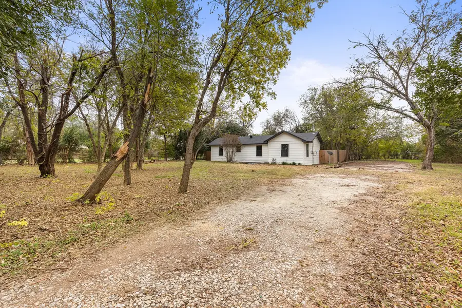 207 Joel Hooper Drive, Lorena, TX 76655 - Image #2