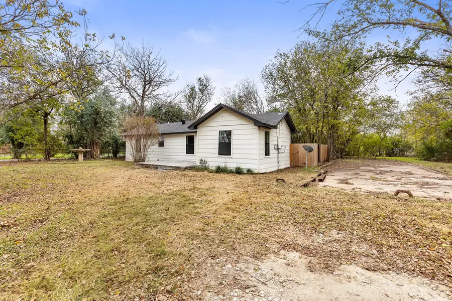 207 Joel Hooper Drive, Lorena, TX 76655 - Image #3