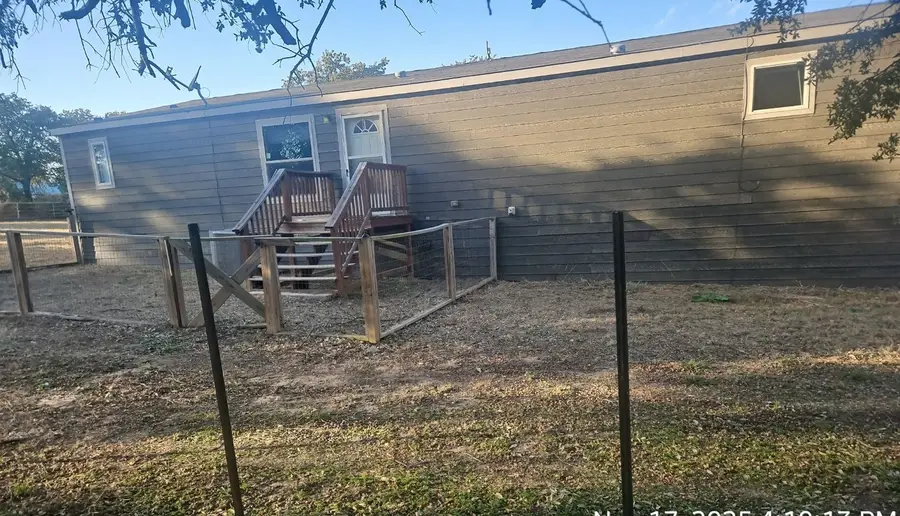 221 Farmhouse Road, Springtown, TX 76082 - Image #3