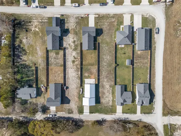 310 N Helton Street, Randolph, TX 75475