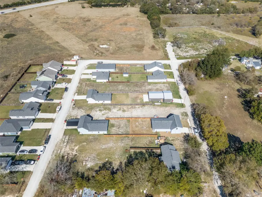 310 N Helton Street, Randolph, TX 75475 - Image #3