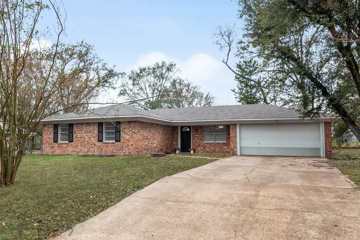 377 Nichols Drive, Canton, TX 75103 - Image #1